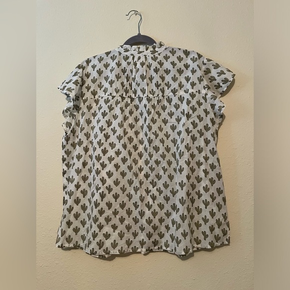 Cactus Print Ruffle Sleeve Top - Picture 10 of 11
